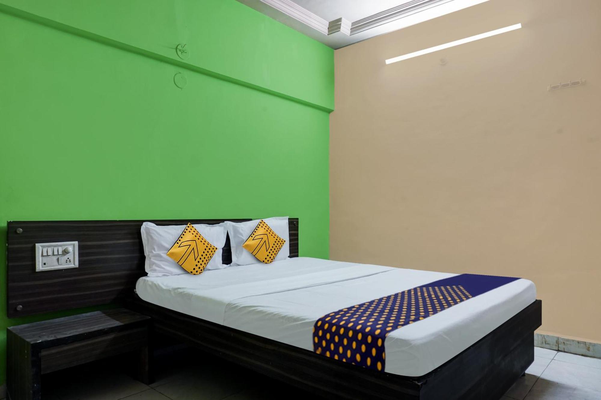 Hotel O Akash Lodge Latur ภายนอก รูปภาพ