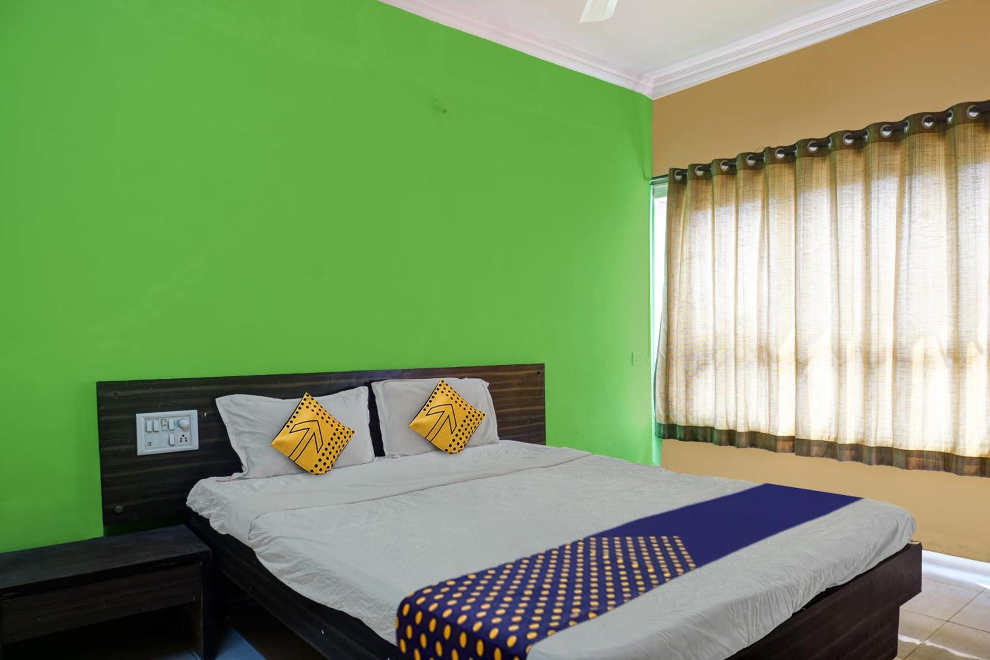 Hotel O Akash Lodge Latur ภายนอก รูปภาพ
