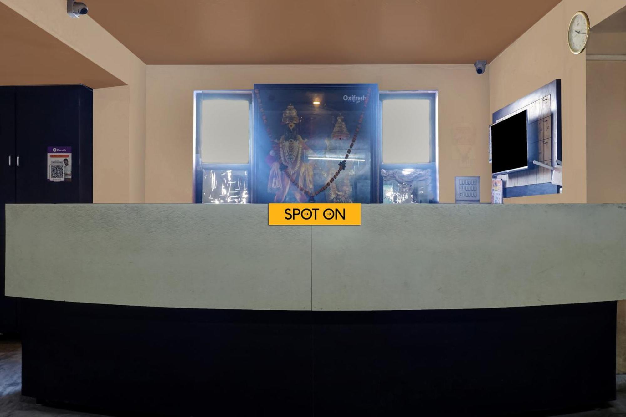 Hotel O Akash Lodge Latur ภายนอก รูปภาพ