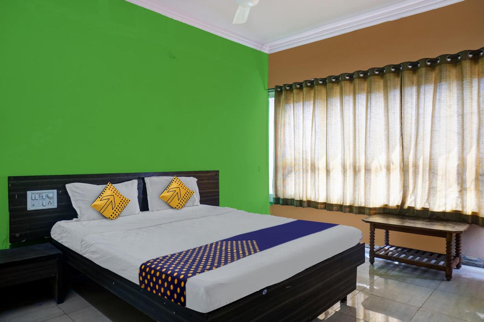 Hotel O Akash Lodge Latur ภายนอก รูปภาพ