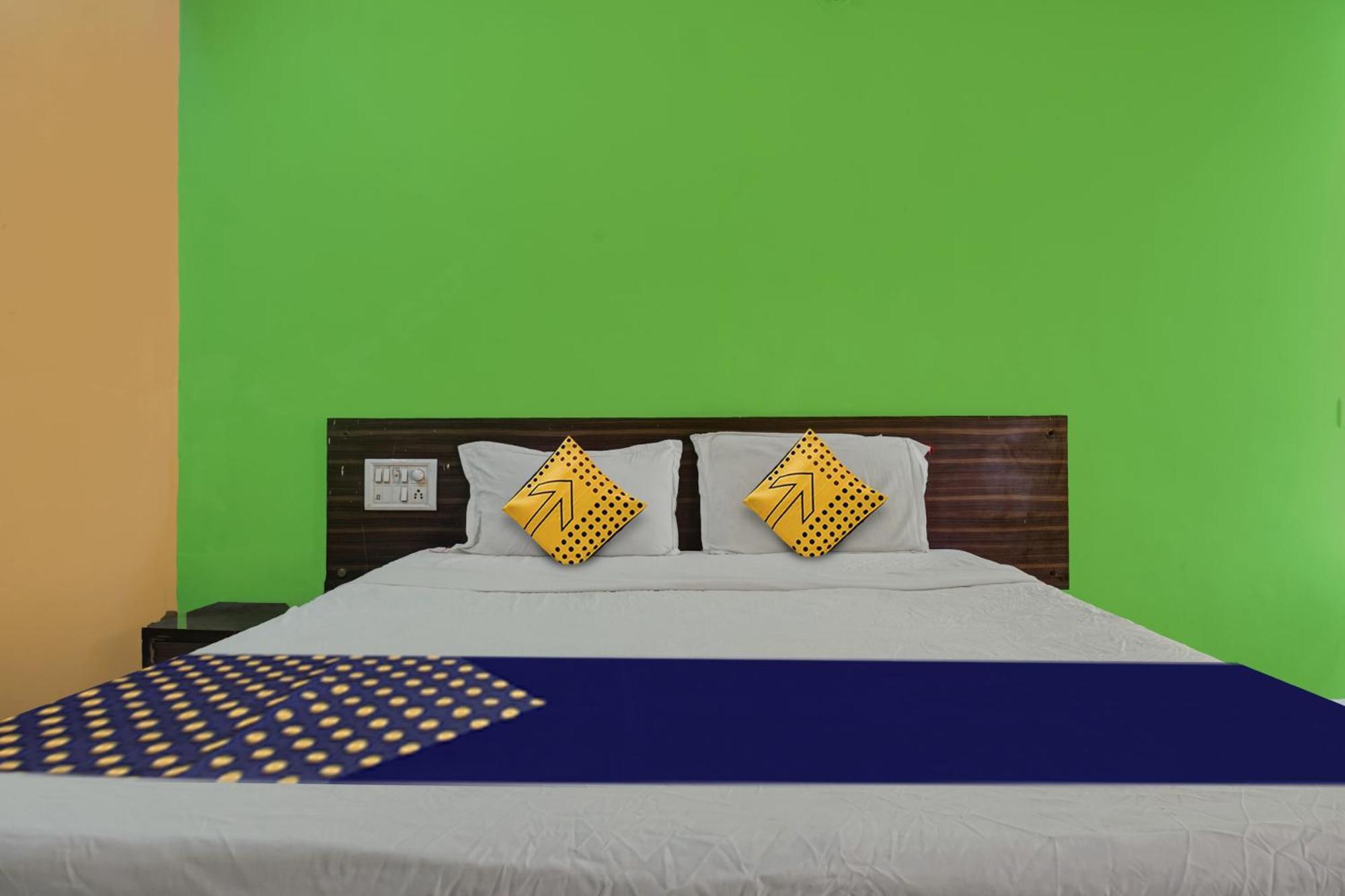 Hotel O Akash Lodge Latur ภายนอก รูปภาพ