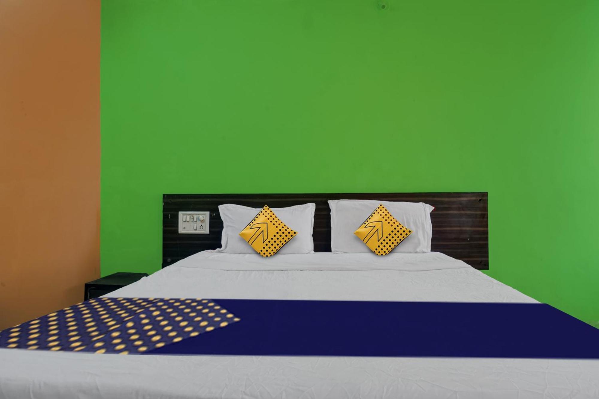 Hotel O Akash Lodge Latur ภายนอก รูปภาพ