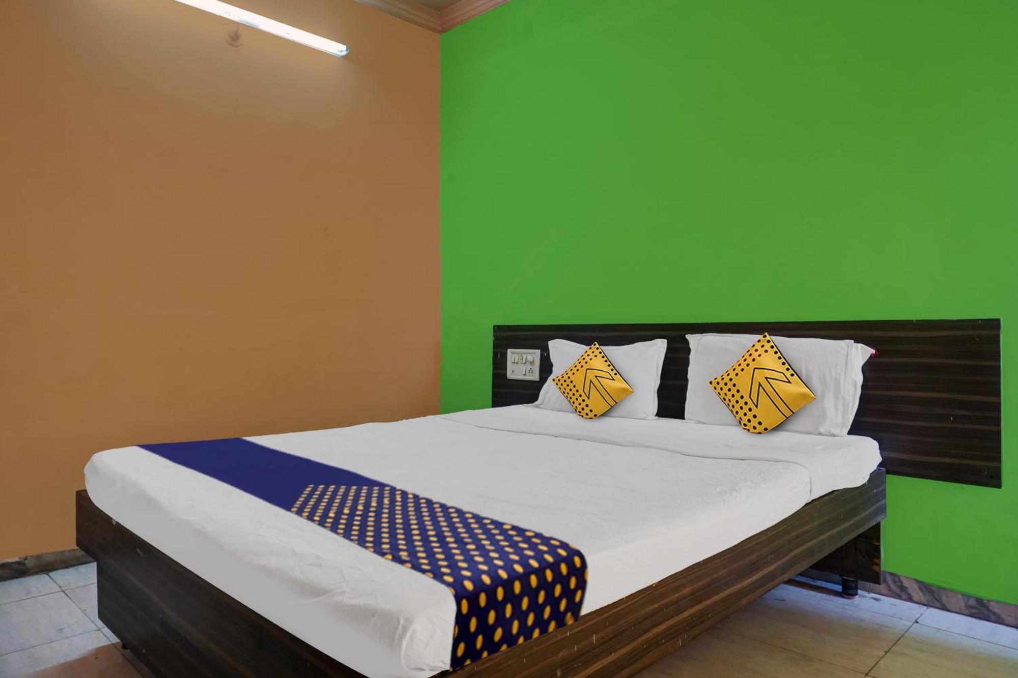 Hotel O Akash Lodge Latur ภายนอก รูปภาพ
