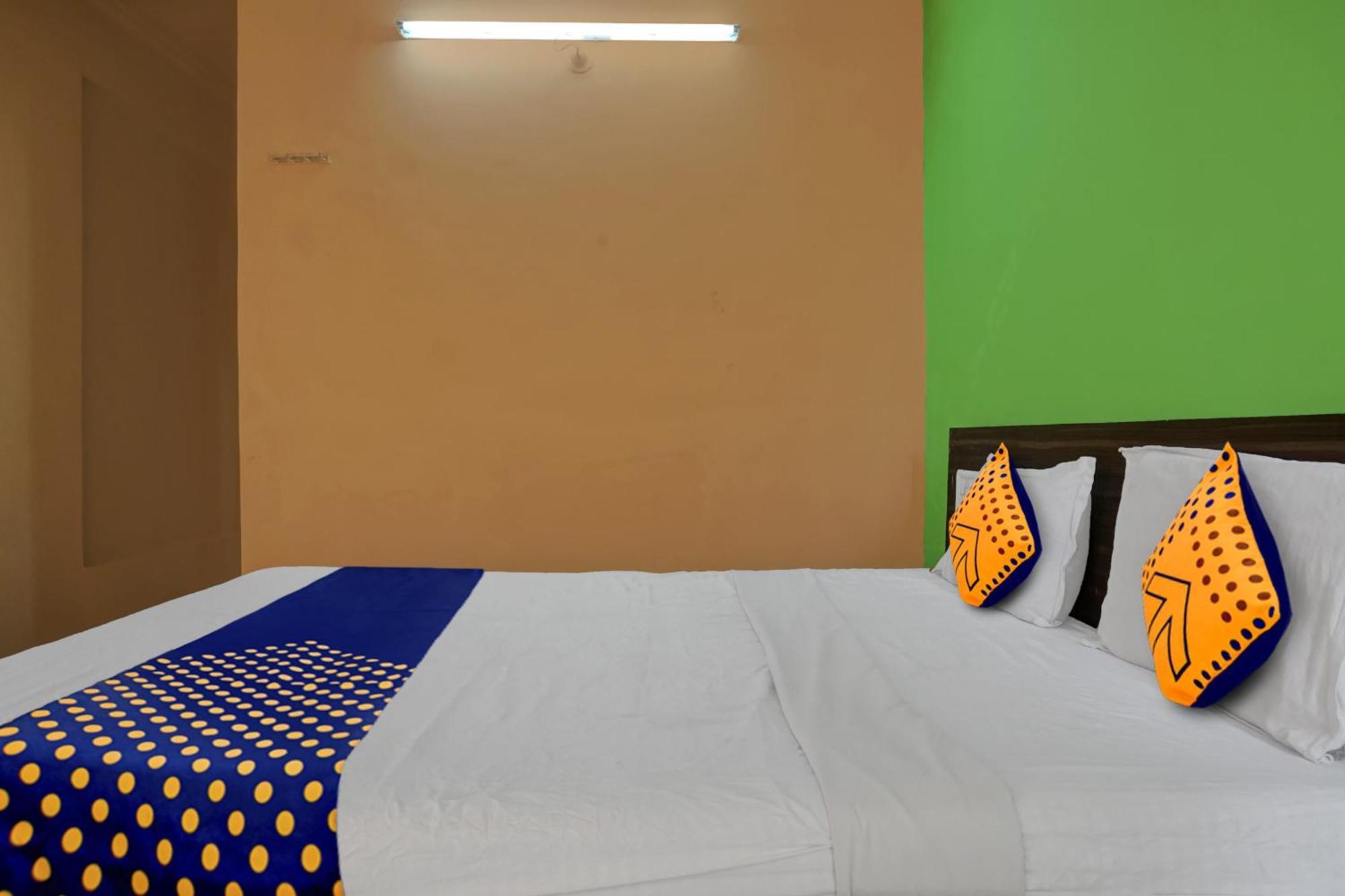 Hotel O Akash Lodge Latur ภายนอก รูปภาพ