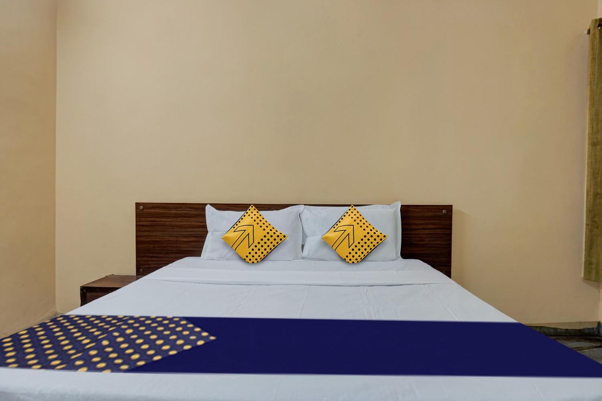 Hotel O Akash Lodge Latur ภายนอก รูปภาพ