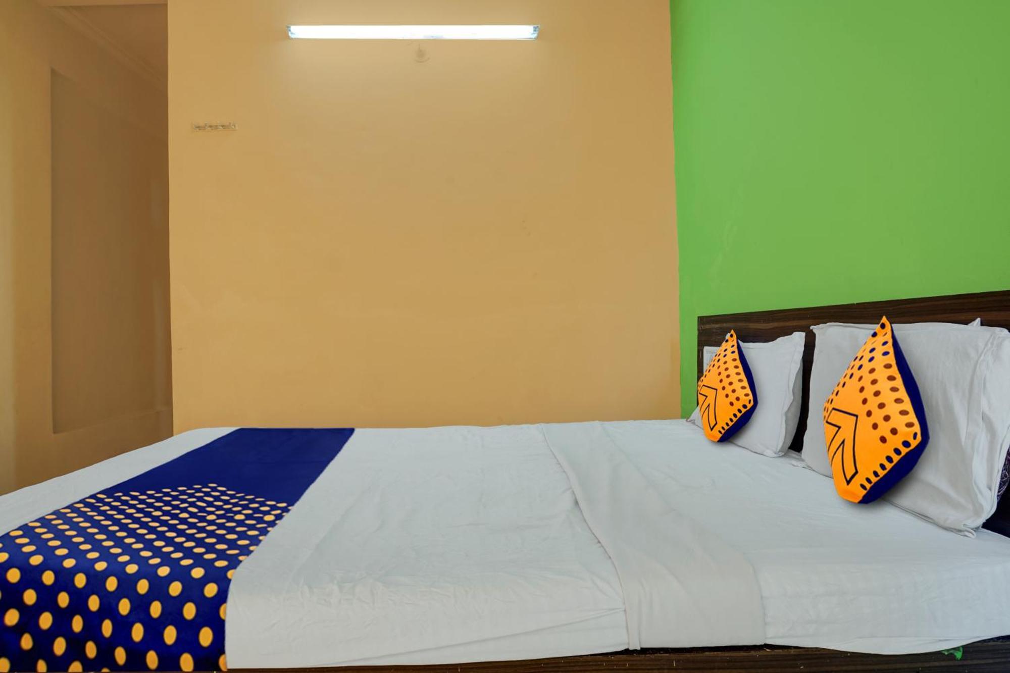 Hotel O Akash Lodge Latur ภายนอก รูปภาพ